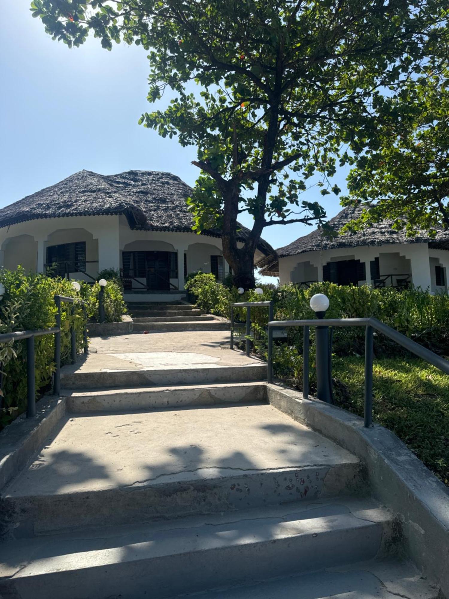 Zanzinite Beach Spa Hotel Zanzibar Ngoại thất bức ảnh